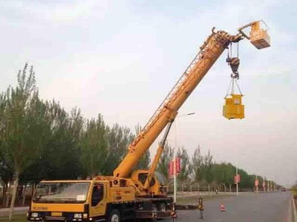 东辽县吊车出租_25吨吊车租赁价格是多少？