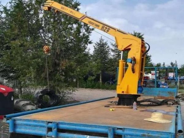 东辽县吊车公司_吊车租赁公司浅谈如何安全驾驶吊车